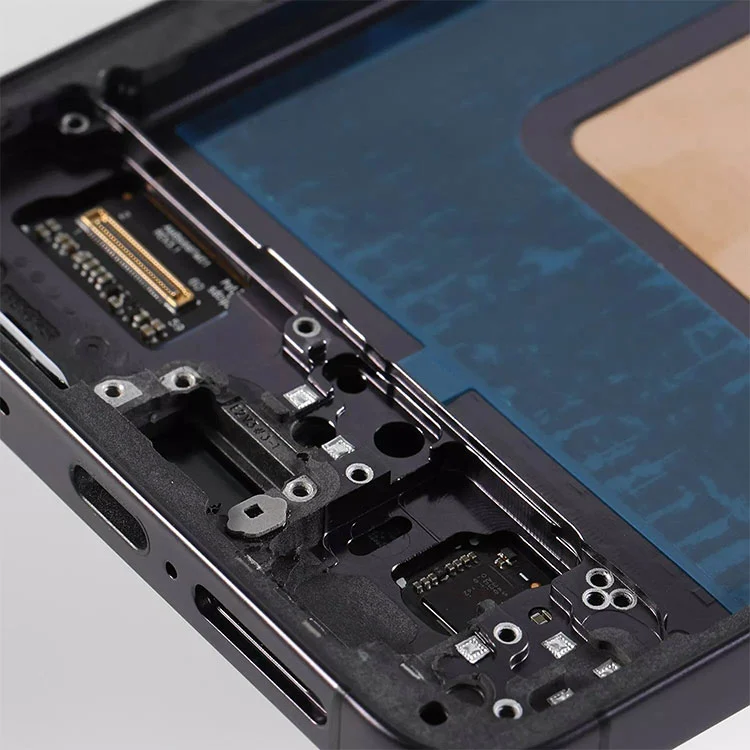 S24 más pantallas LCD